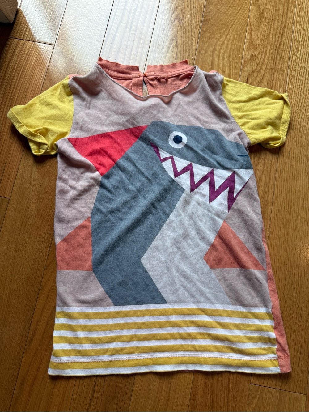 Stella McCartney Kids Coral, Yellow & Gray Shark Graphic Short Sleeve Tee